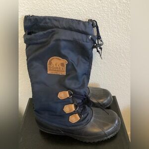 Sorel Snow Boots in Navy and Tan